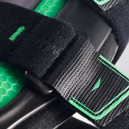 Velpeau rigid ankle brace for sprains